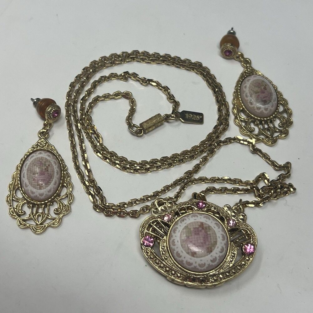 Vintage 1928 Necklace And Earrings Set Long Gold Rose cameo Locket Pierced Rare - Picture 5 of 15
